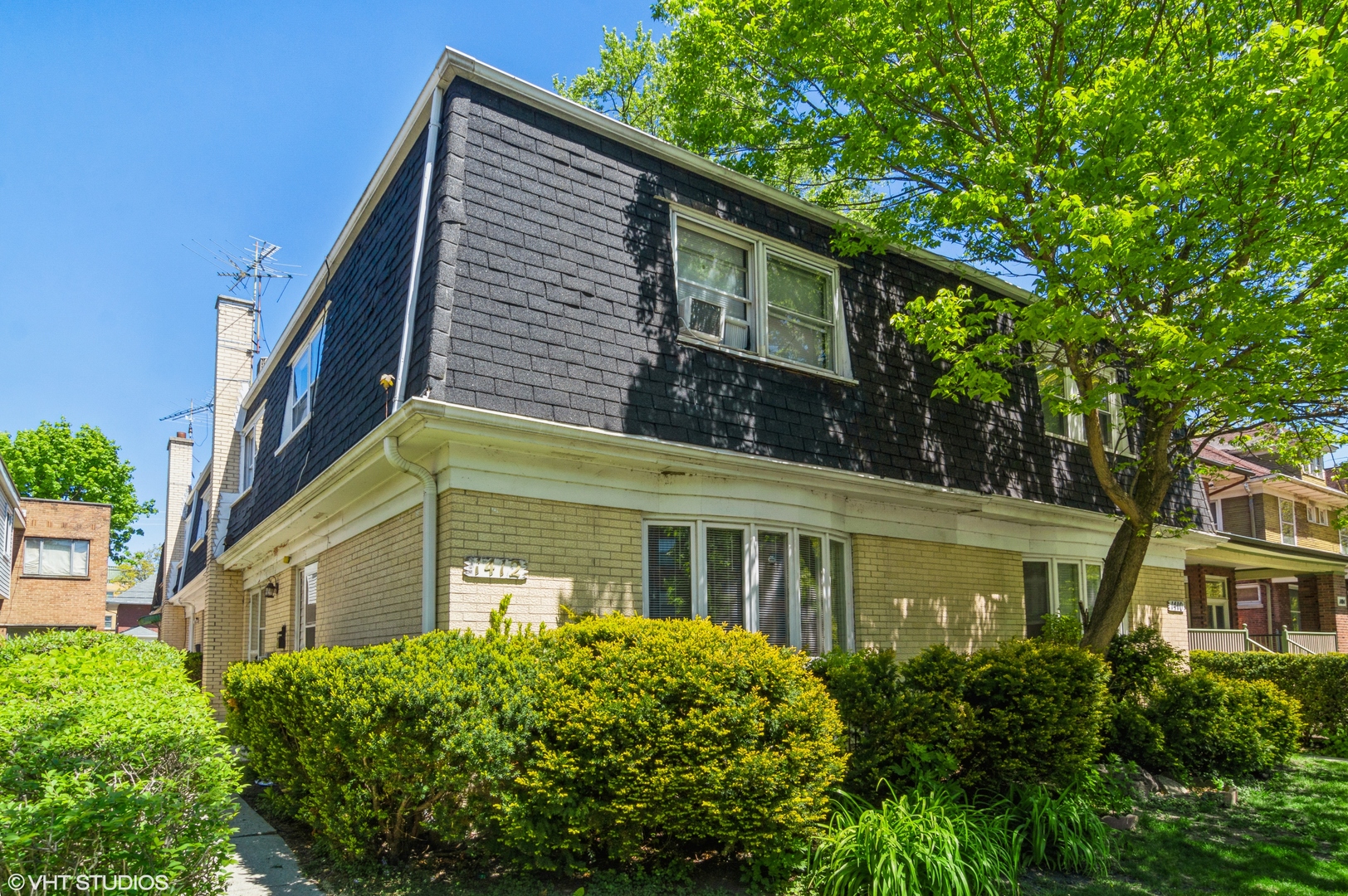 1412 West Sherwin Avenue, Unit B Chicago, IL 60626 - Photo 1 of 20