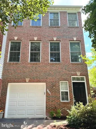 $640,000 | 2550 James Madison Circle, Herndon, VA 20171