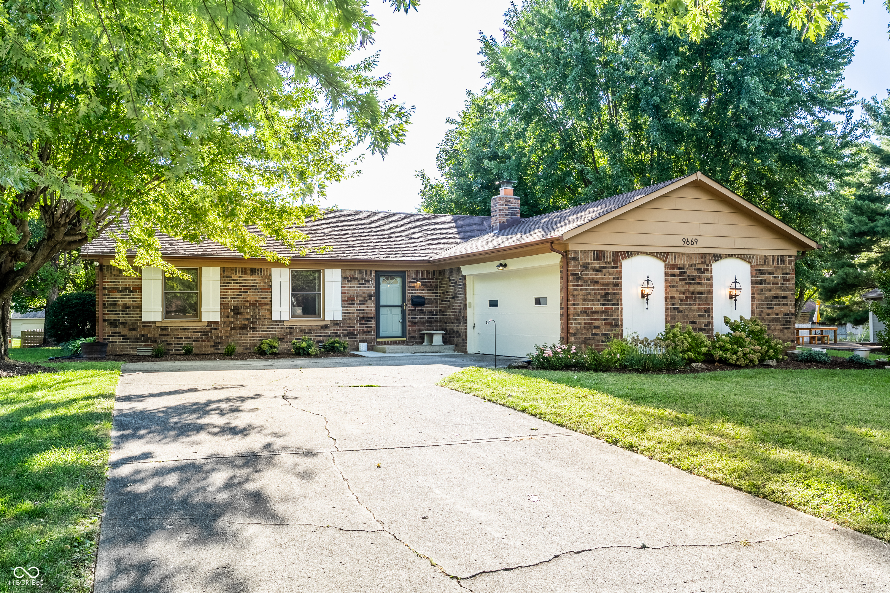 9669 Sycamore Road Carmel, IN 46032 - Photo 1 of 27 Gallery Image 1