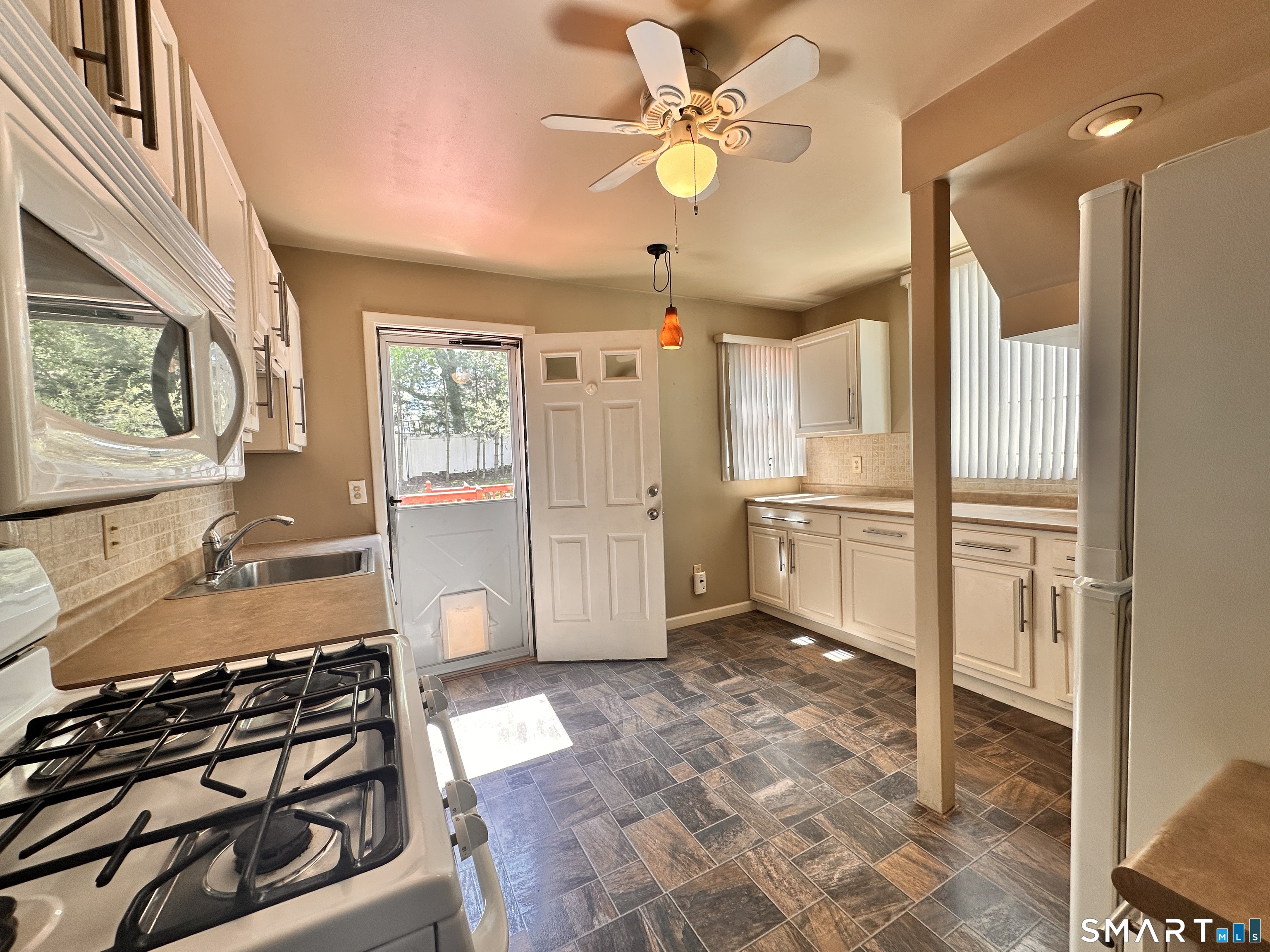 761 Jones Hill Road West Haven, CT 06516 - Photo 29 of 39