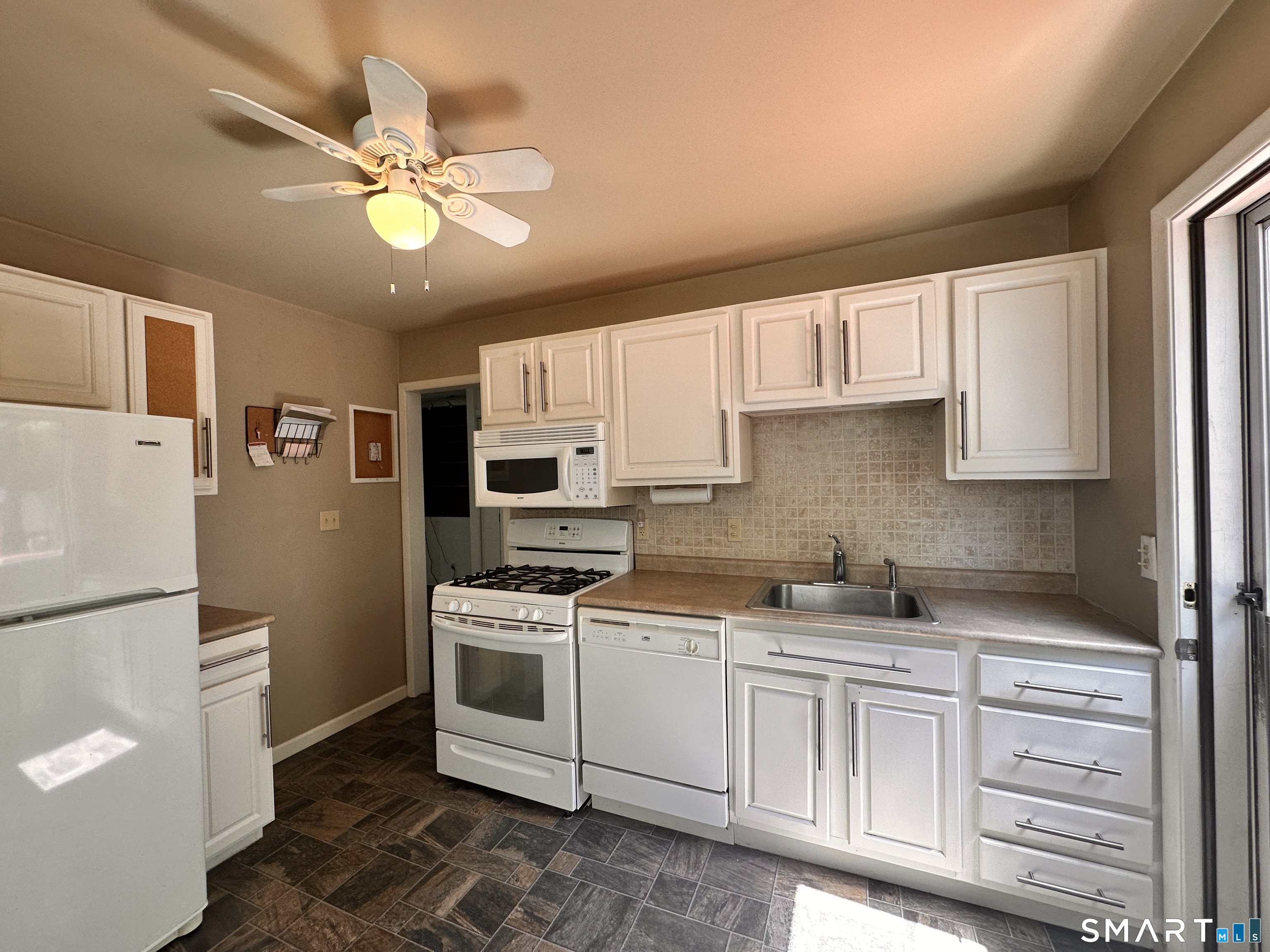 761 Jones Hill Road West Haven, CT 06516 - Photo 30 of 39