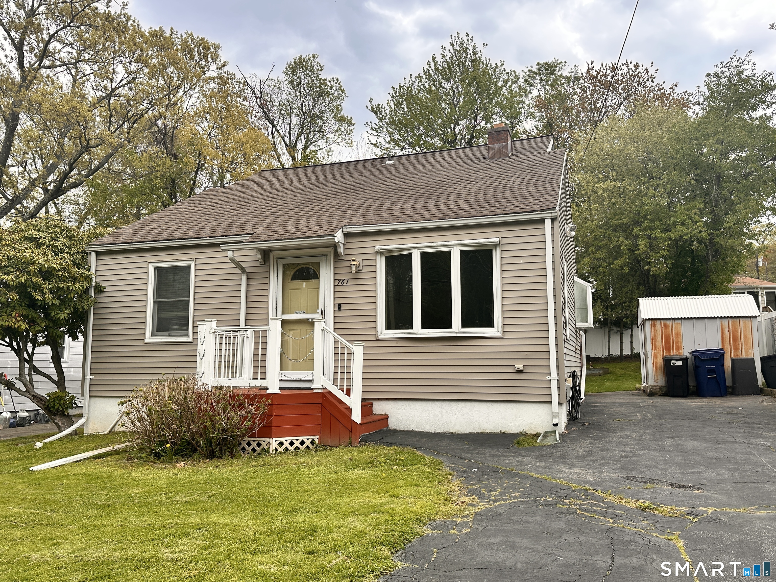 761 Jones Hill Road West Haven, CT 06516 - Photo 3 of 39
