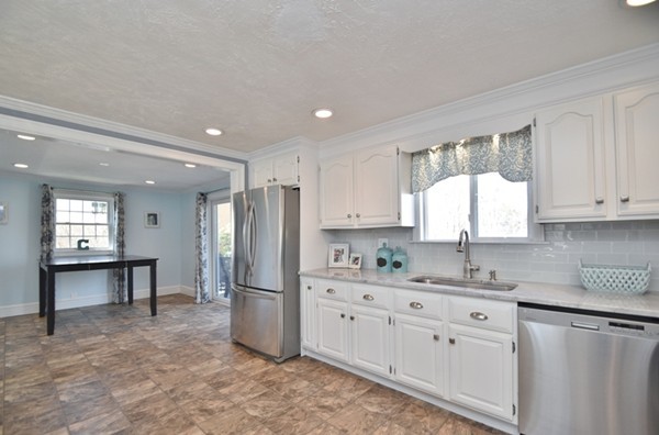 153 Conrad Road Marlborough, MA 01752 - Photo 4 of 26 Gallery Image 4
