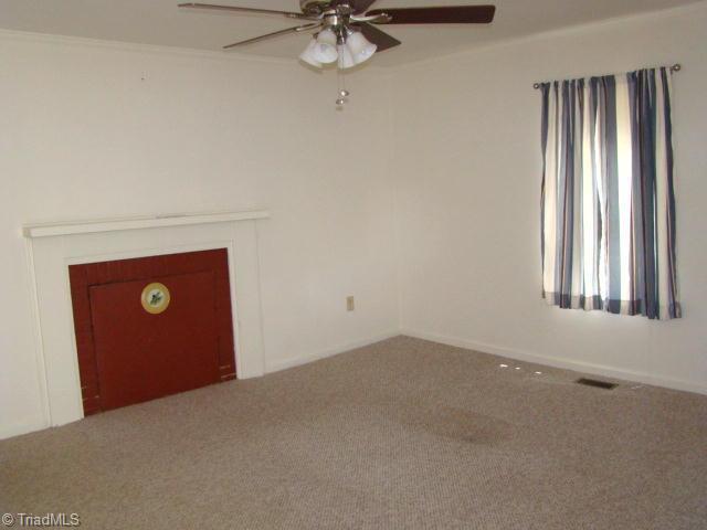 500 Valley Road Asheboro, NC 27203 - Photo 3 of 16 Living Room.