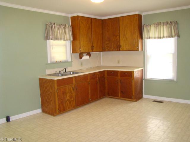 500 Valley Road Asheboro, NC 27203 - Photo 4 of 16 Kitchen.