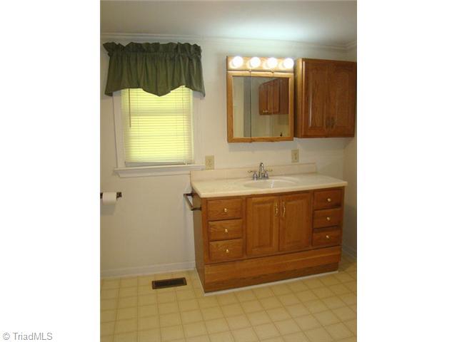 500 Valley Road Asheboro, NC 27203 - Photo 7 of 16 Other. Hall bath