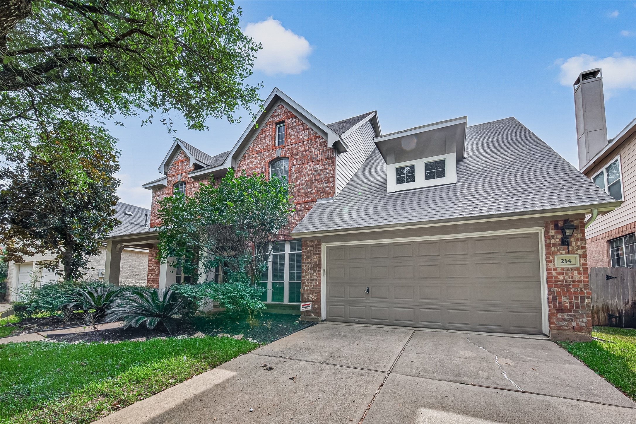 214 Kentwood Ridge Court Sugar Land, TX 77479 - Photo 2 of 38