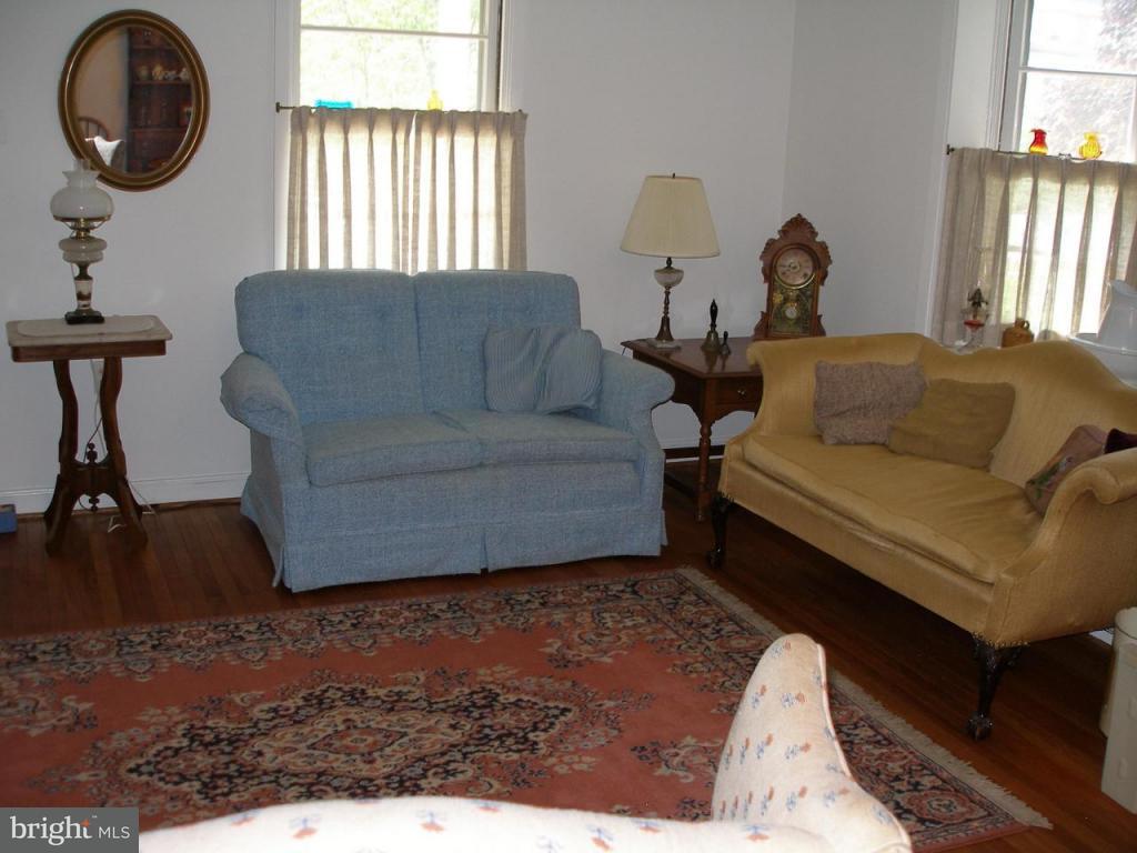 141 Riverside Avenue Lancaster, PA 17602 - Photo 5 of 9 Gallery Image 5