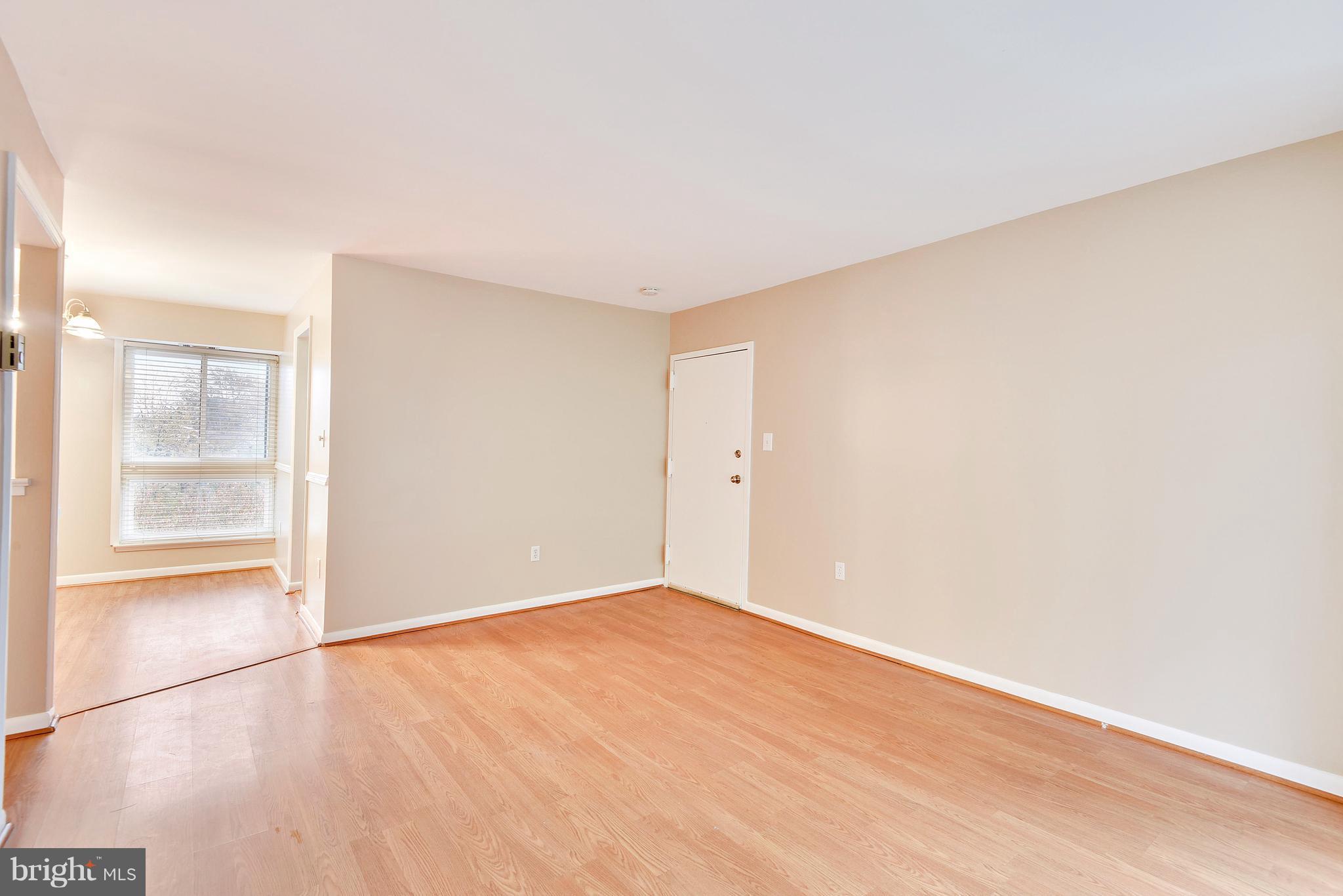 17822 Buehler Road, Unit 3D3 Olney, MD 20832 - Photo 5 of 30 Living Room