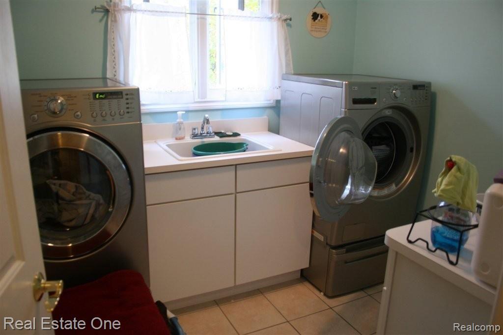70012 Sunset Lane Romeo, MI 48065 - Photo 12 of 30 First Floor Laundry.JPG