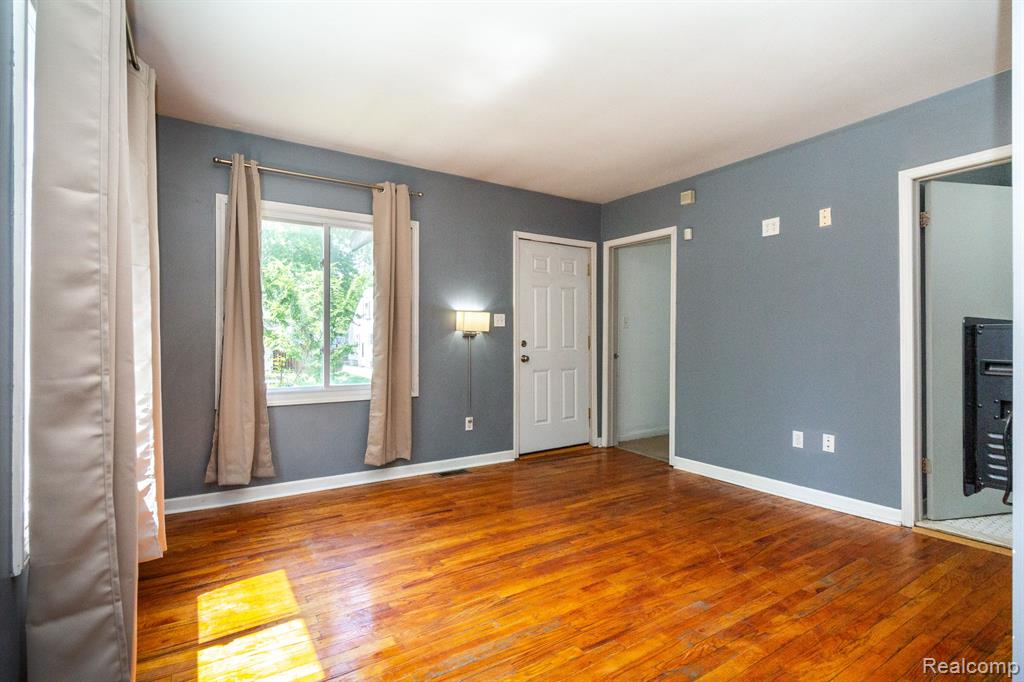 2636 Kenmore Road Berkley, MI 48072 - Photo 6 of 32 Gallery Image 6