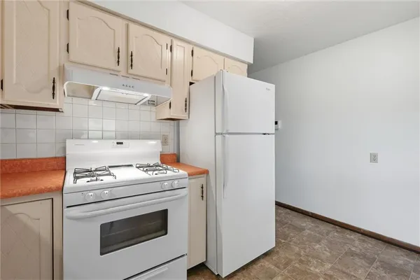 $170,000 | 2305 South Crescent Avenue, Independence, MO 64052