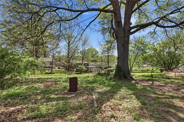 $170,000 | 2305 South Crescent Avenue, Independence, MO 64052