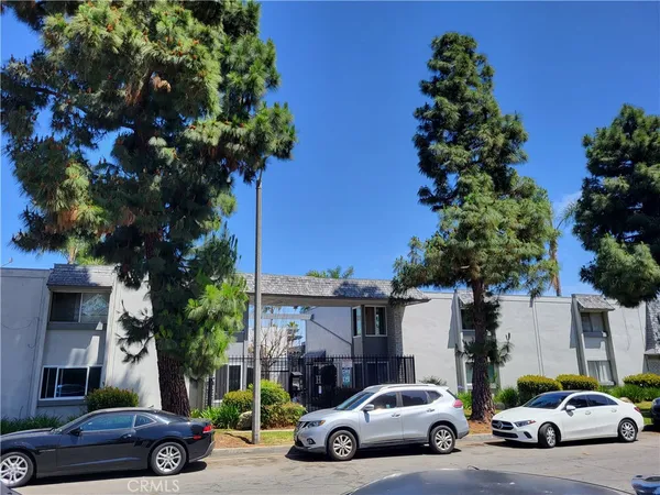 $299,000 | 5500 Ackerfield Avenue, Unit 304, Long Beach, CA 90805