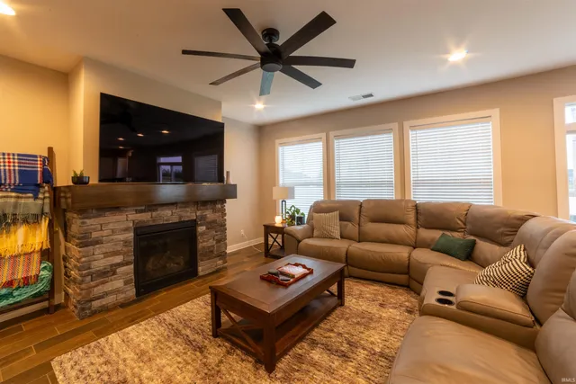 $345,000 | 5735 Brookstone Drive, Newburgh, IN 47630