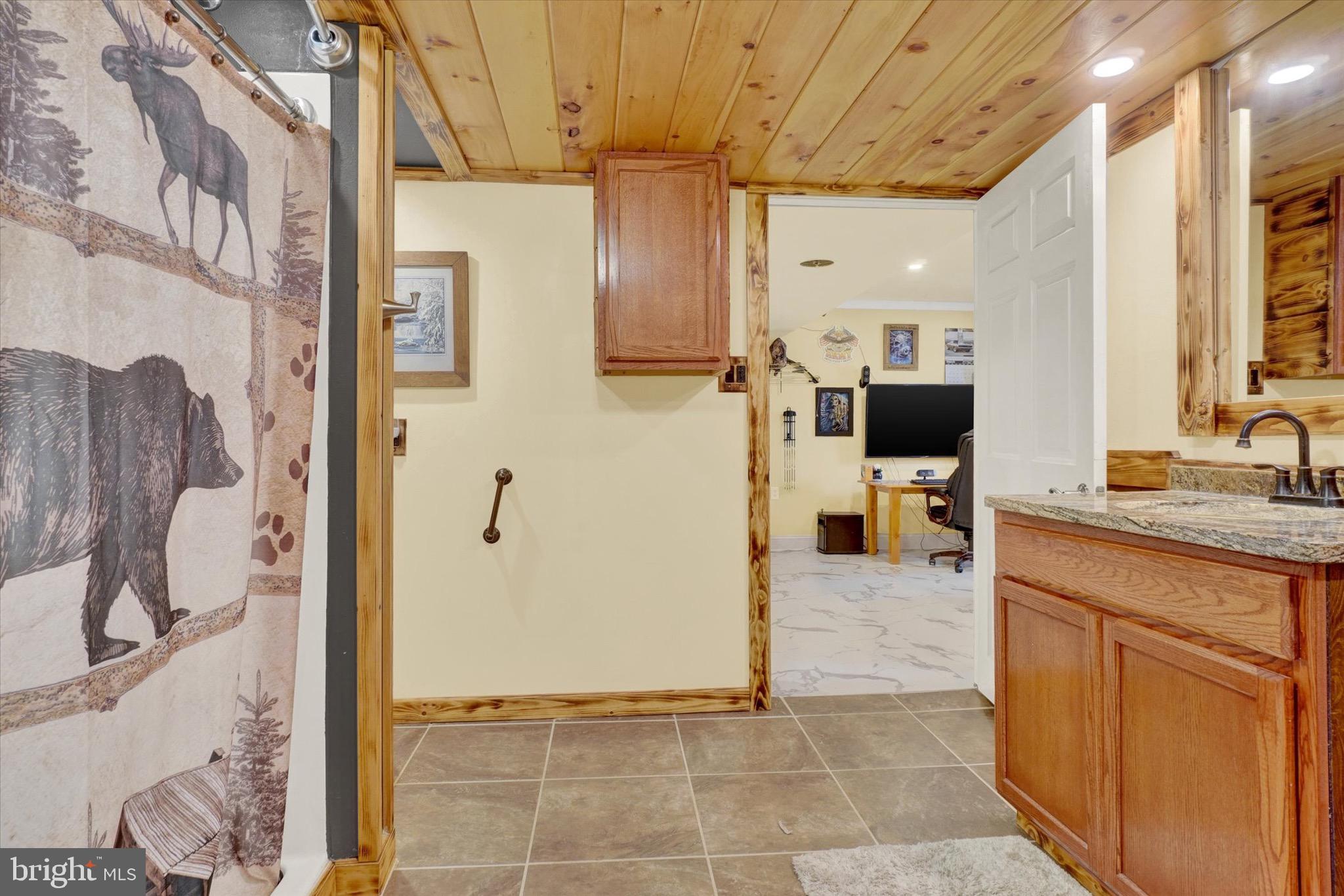 3111 Jessica Road Dover, PA 17315 - Photo 15 of 37 Gallery Image 15