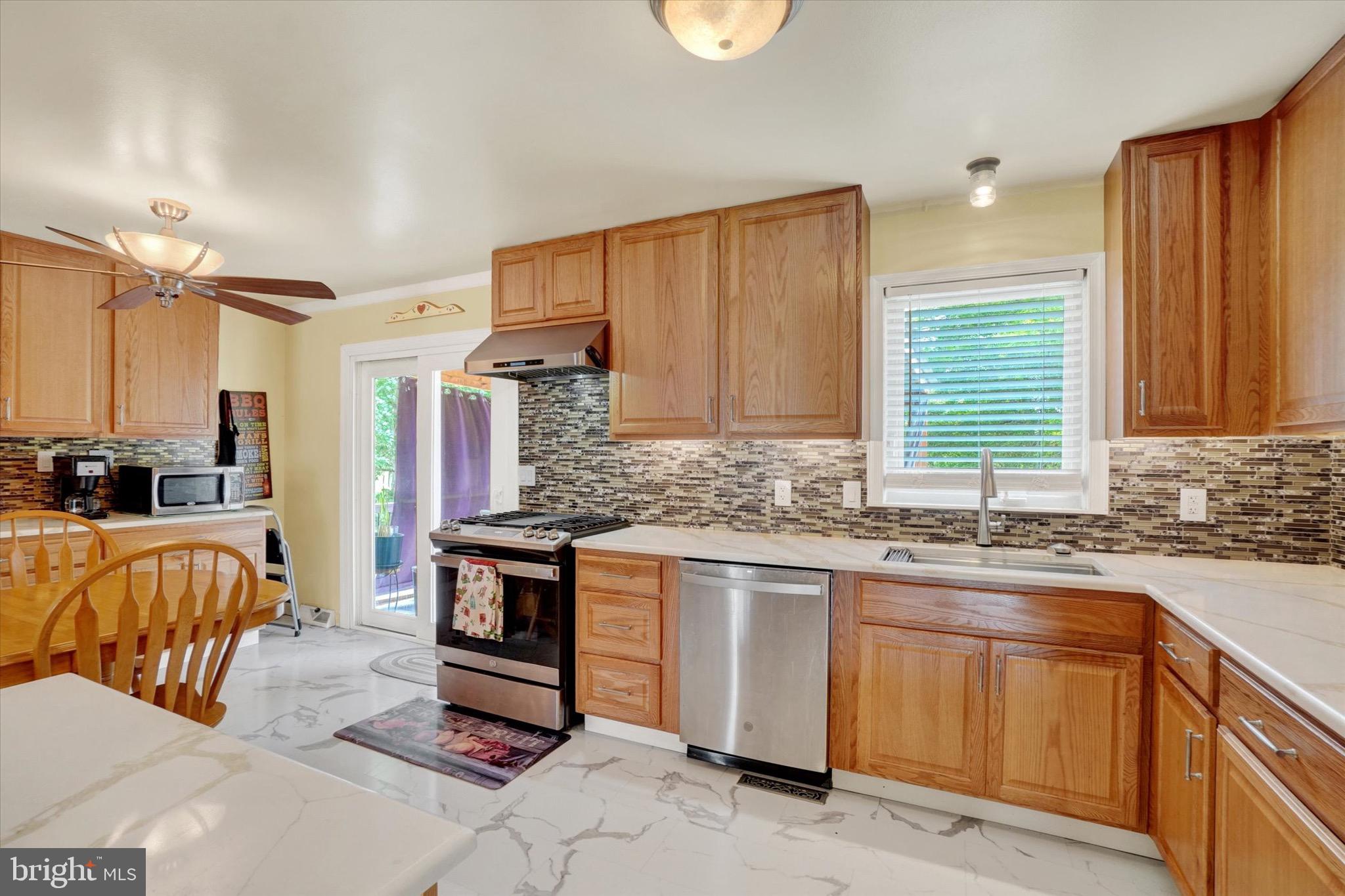 3111 Jessica Road Dover, PA 17315 - Photo 5 of 37 Gallery Image 5