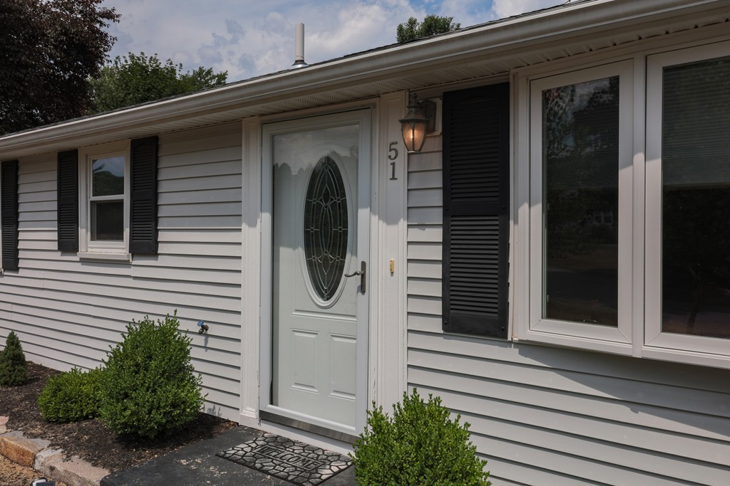 51 Elizabeth Road Billerica, MA 01821 - Photo 2 of 16