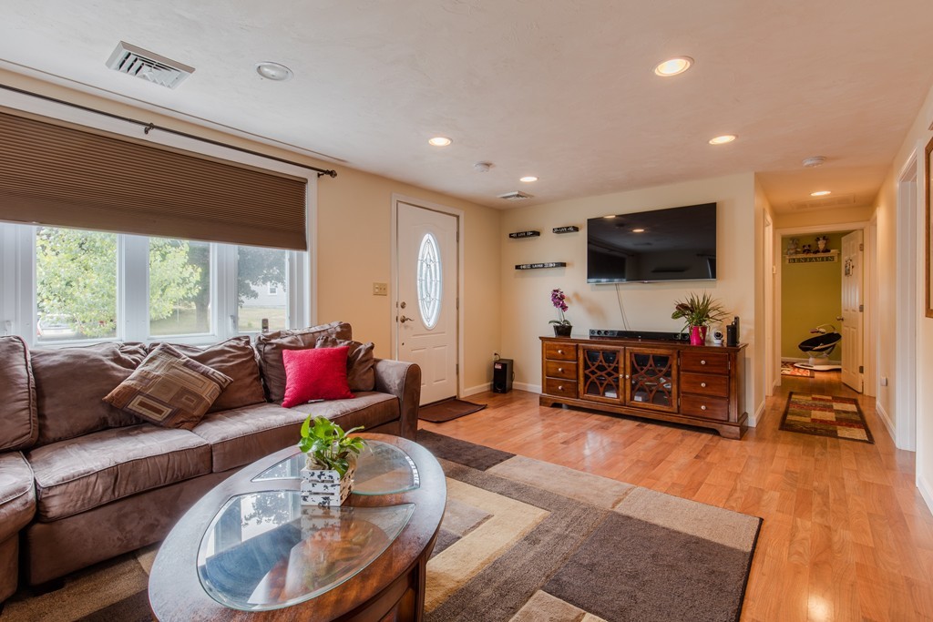 51 Elizabeth Road Billerica, MA 01821 - Photo 7 of 16