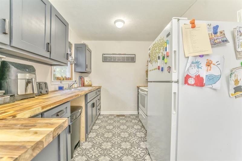 111 Sylvan Drive Calhoun, GA 30701 - Photo 9 of 34