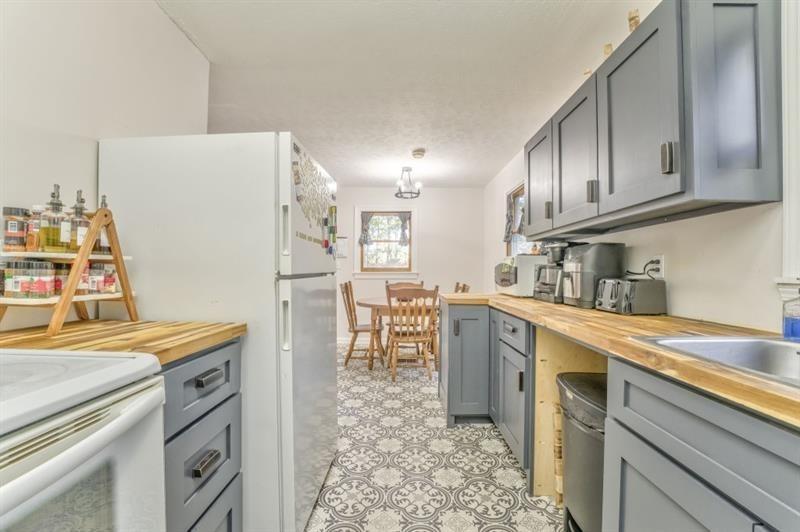 111 Sylvan Drive Calhoun, GA 30701 - Photo 10 of 34