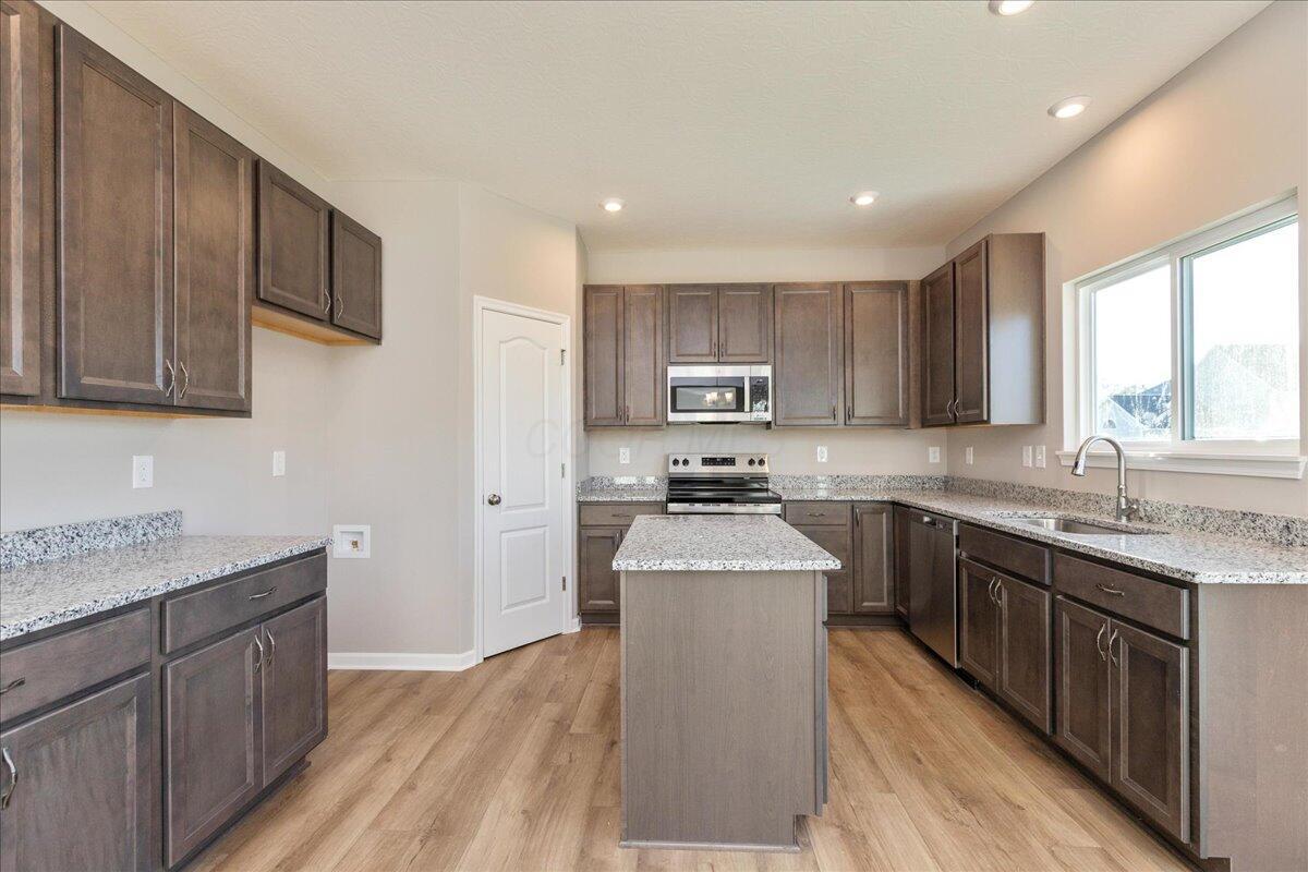 1515 Georgia Road Circleville, OH 43113 - Photo 6 of 42 06-Kitchen