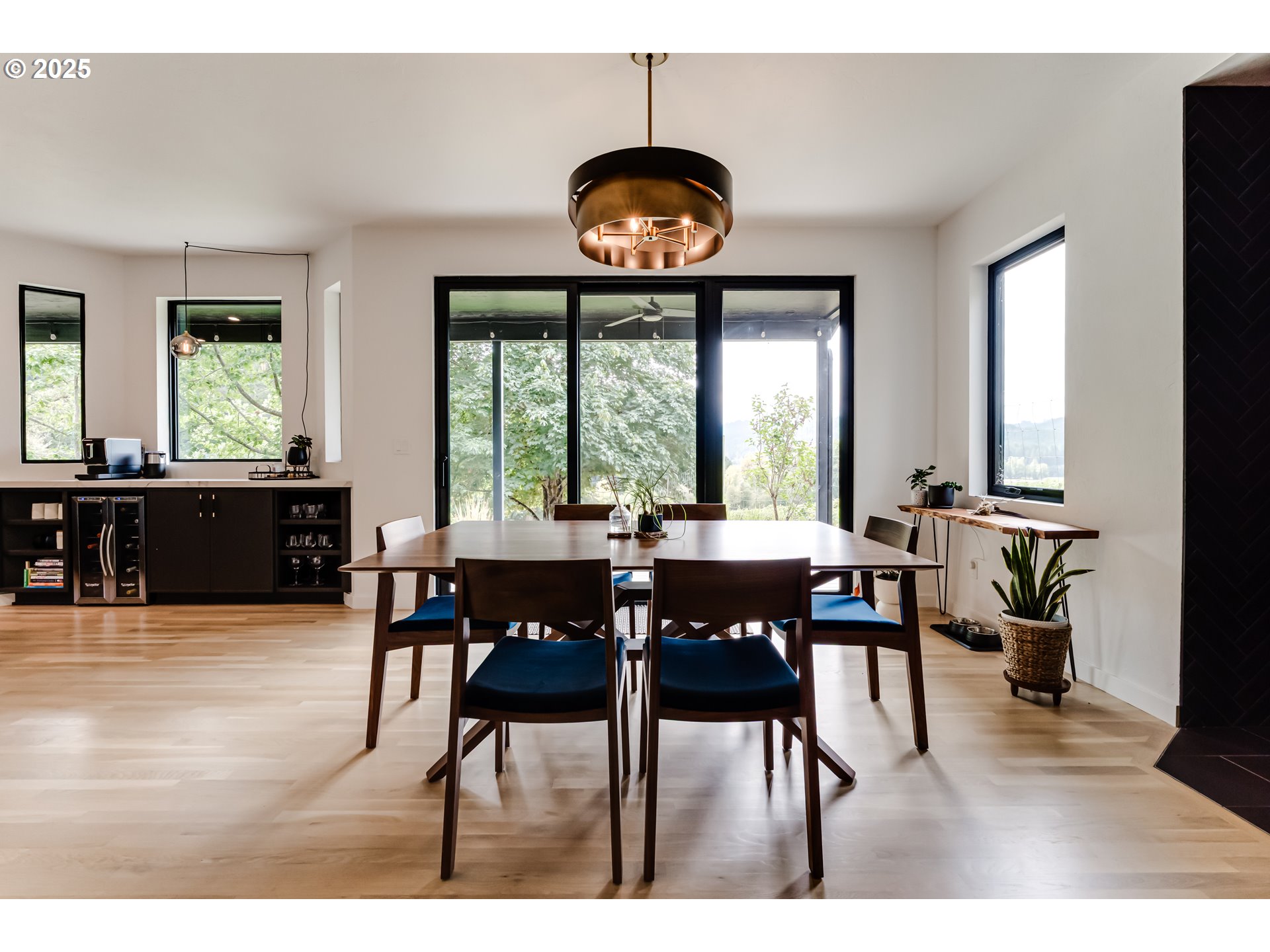24247 Vaughn Road Veneta, OR 97487 - Photo 11 of 48 Dining Room