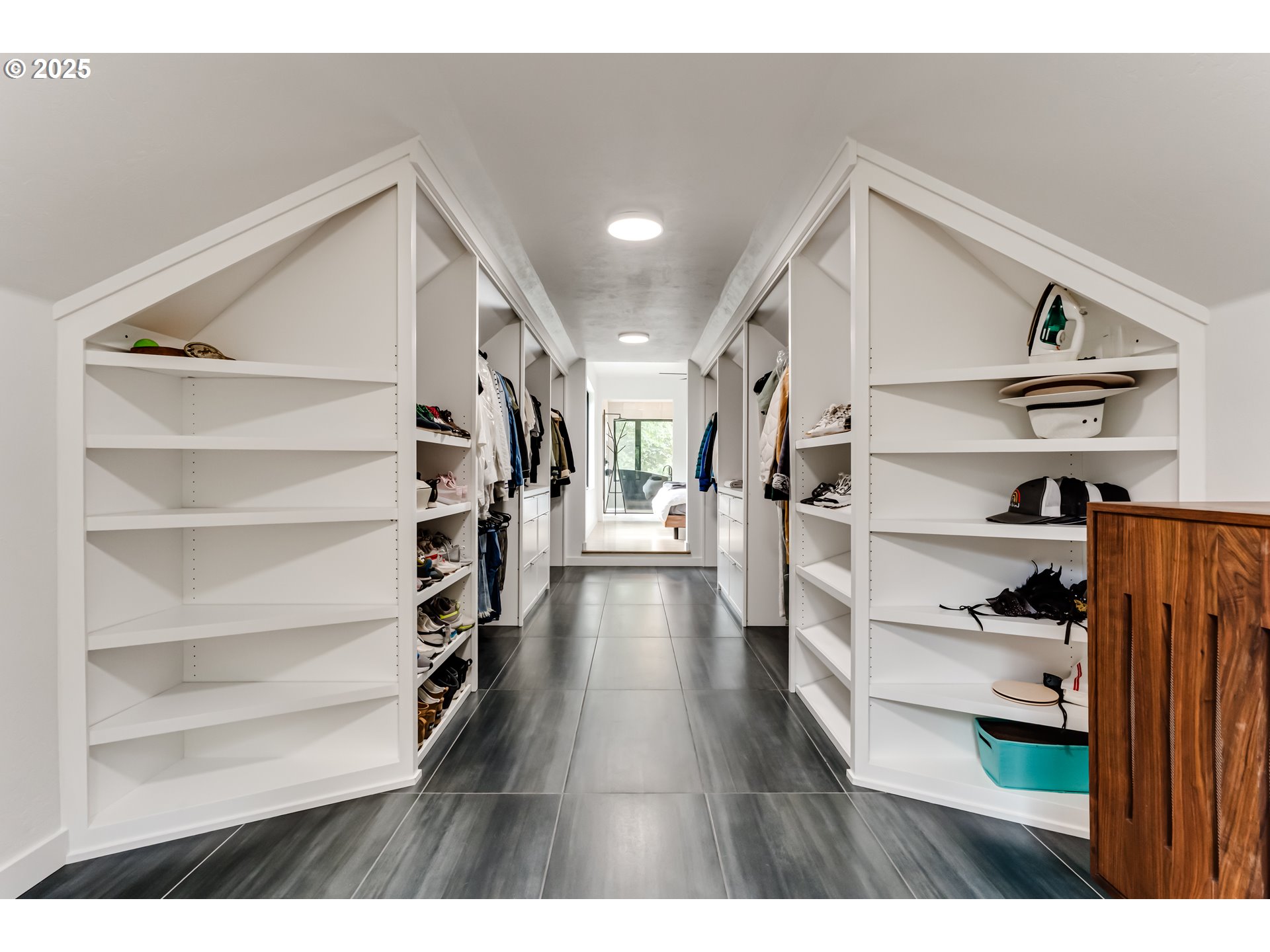 24247 Vaughn Road Veneta, OR 97487 - Photo 23 of 48 Bedroom, Owner's Suite