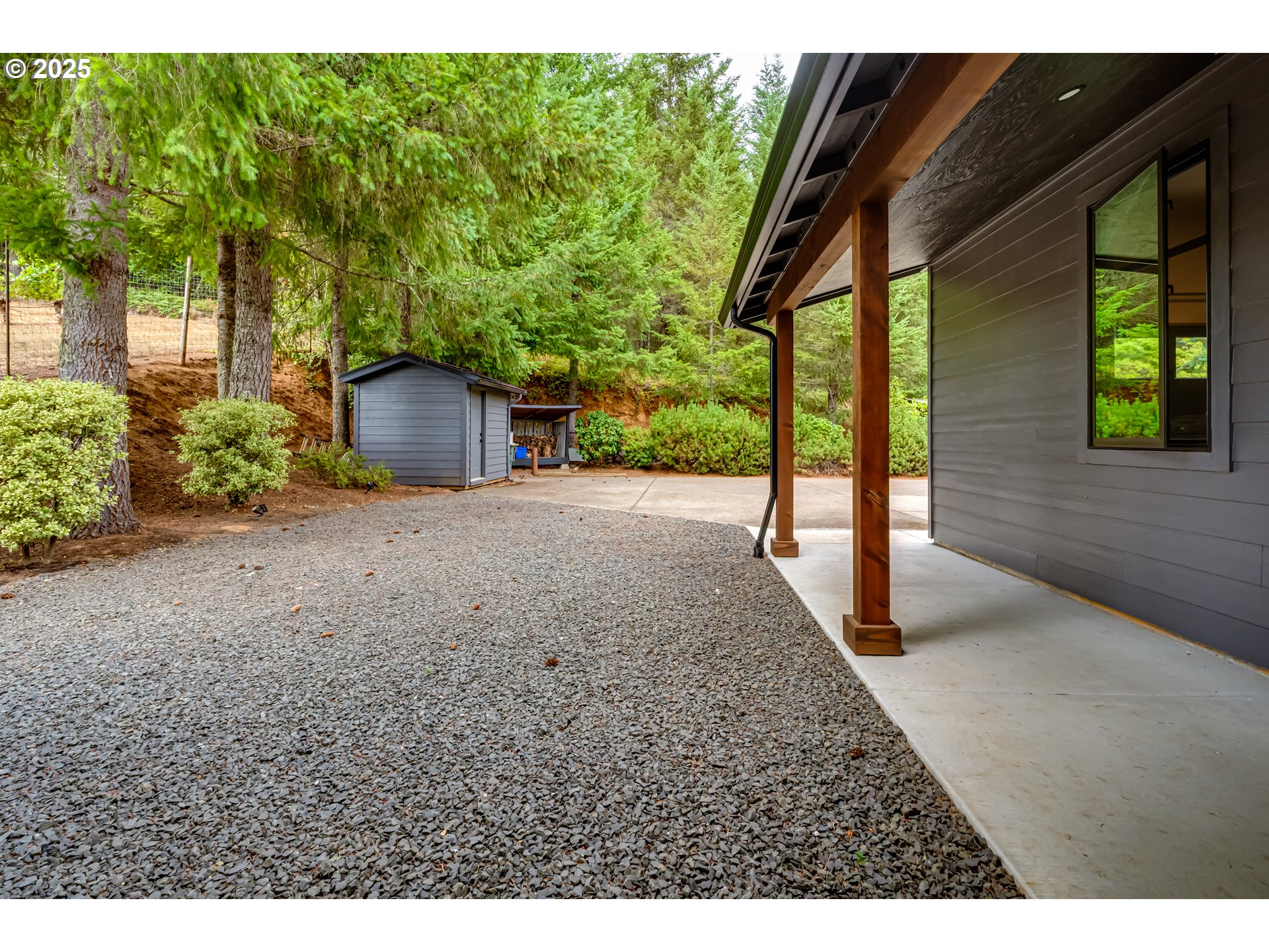 24247 Vaughn Road Veneta, OR 97487 - Photo 25 of 48