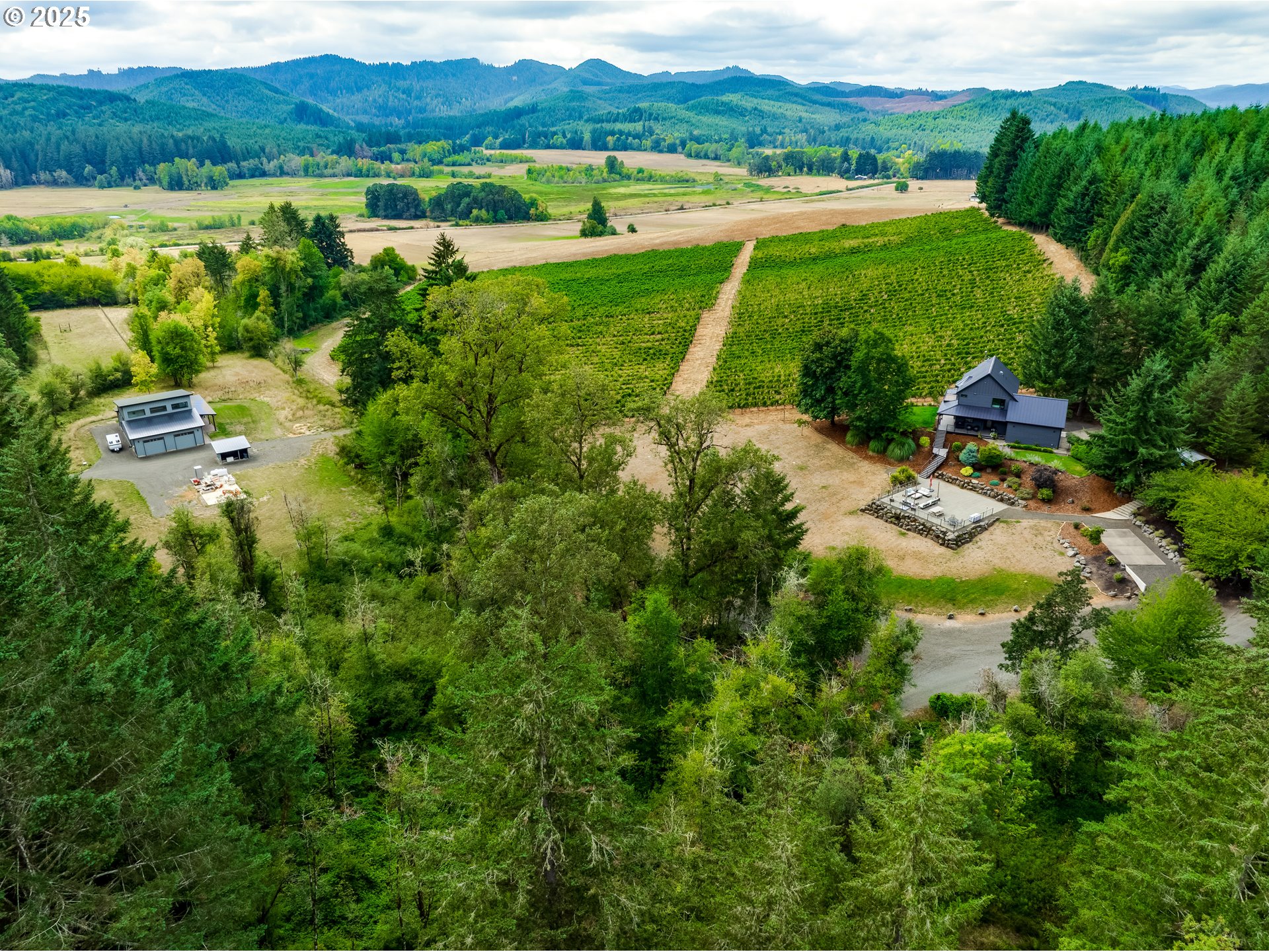 24247 Vaughn Road Veneta, OR 97487 - Photo 32 of 48