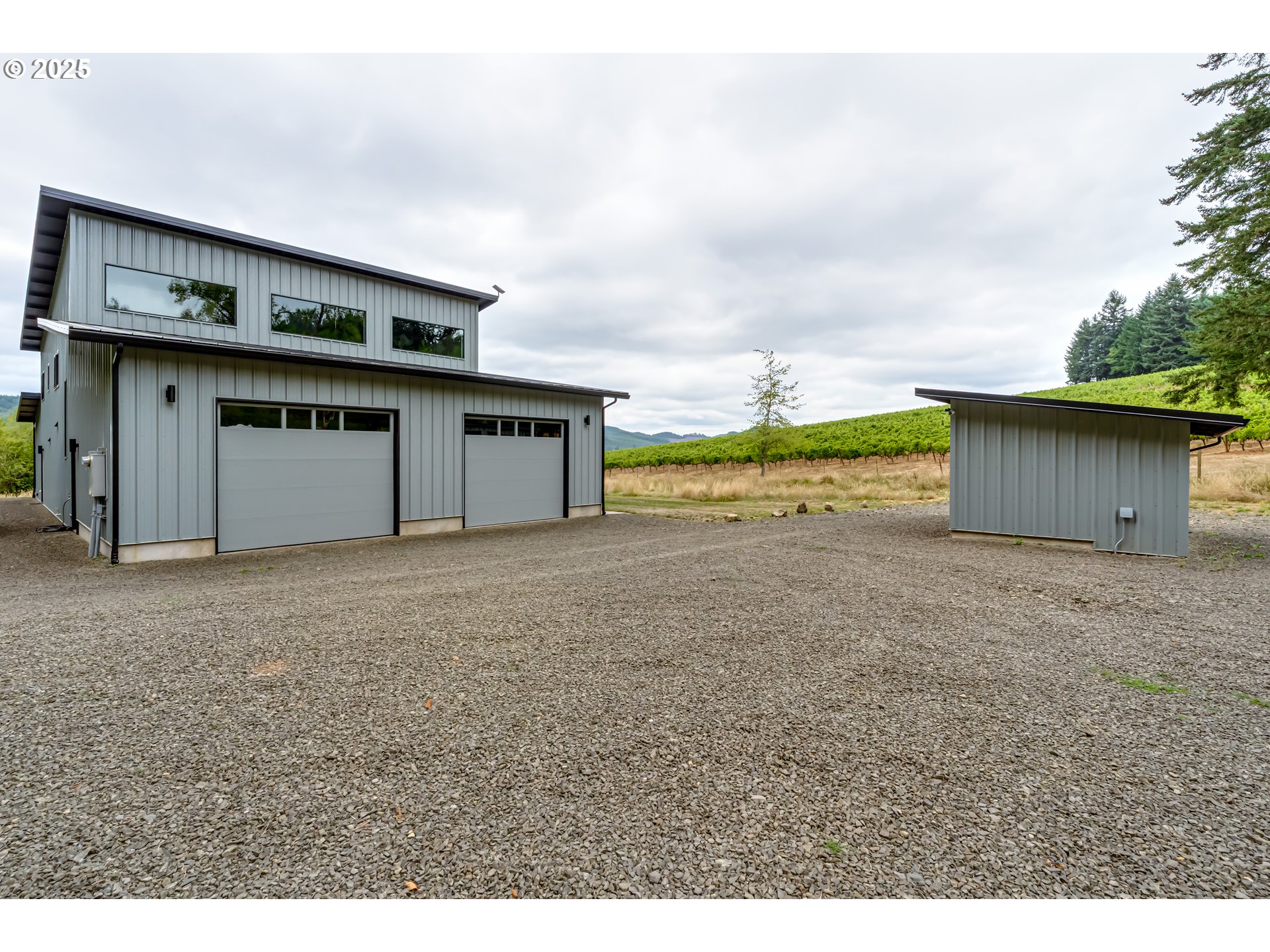 24247 Vaughn Road Veneta, OR 97487 - Photo 33 of 48 Barn