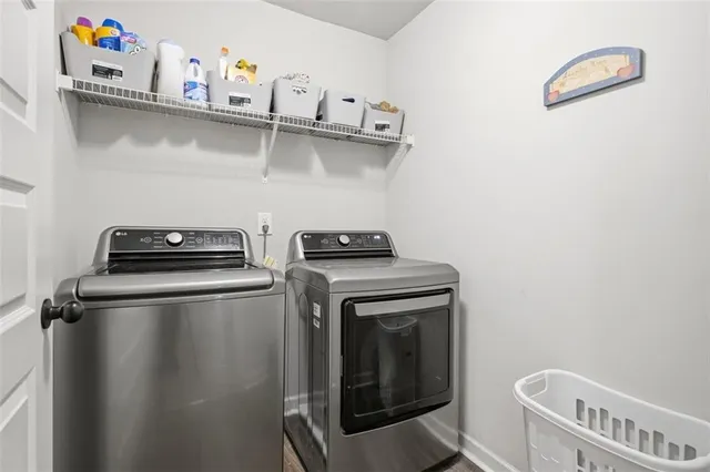 a view of livingroom with furniture