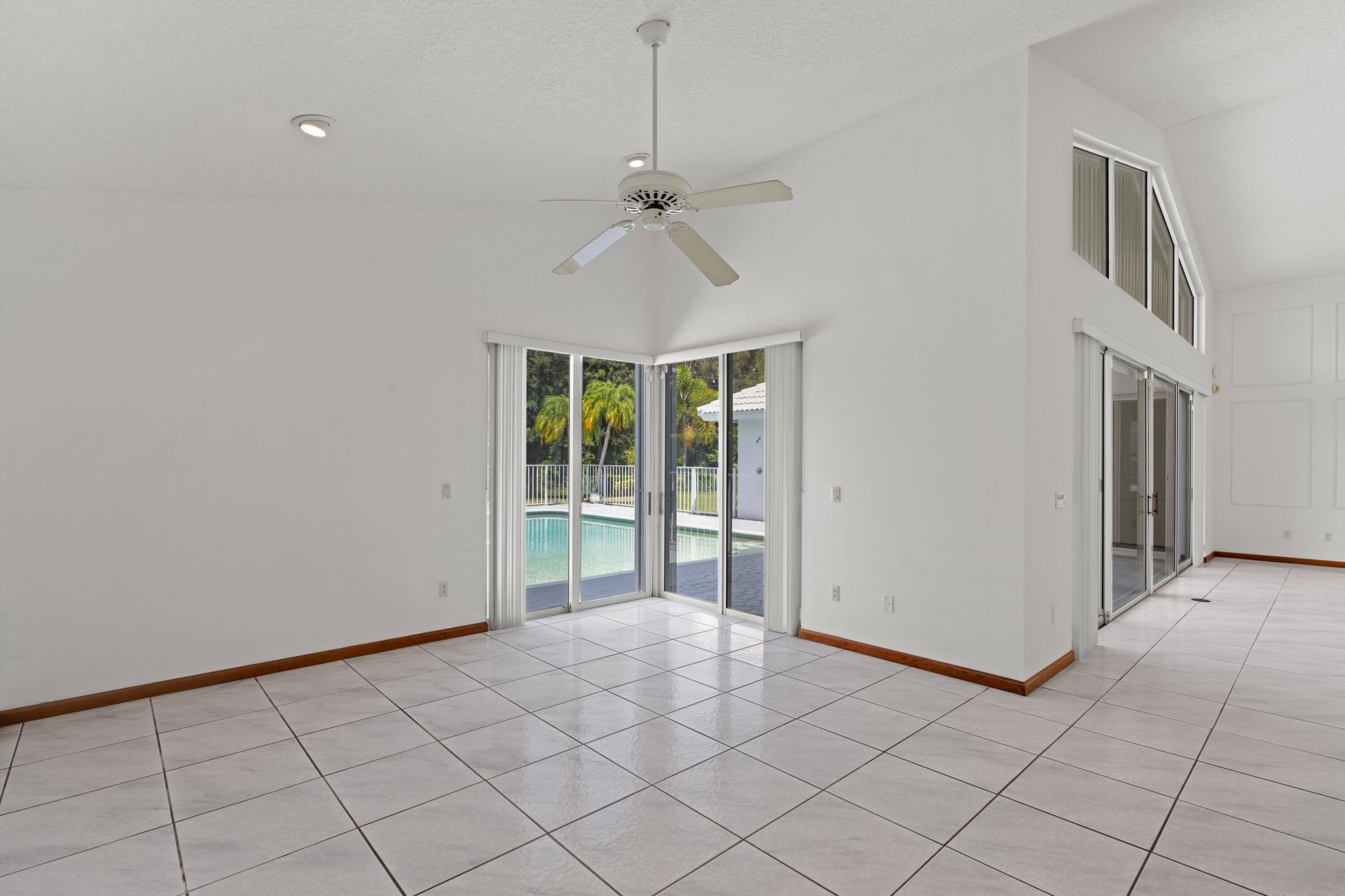 285 South Country Club Boulevard Boca Raton, FL 33487 - Photo 5 of 36 Dining Room