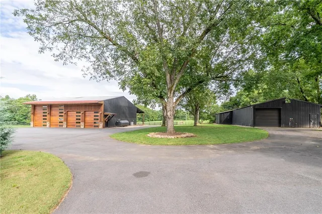 $1,300,000 | 495 A Double Bridges Road, Winterville, GA 30683