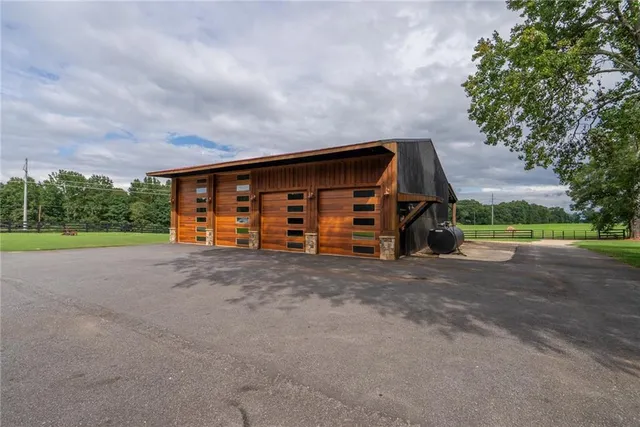 $1,300,000 | 495 A Double Bridges Road, Winterville, GA 30683