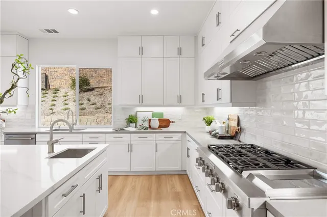 $2,378,000 | 5767 Sunrise Rdg Lane, Lake Forest, CA 92679