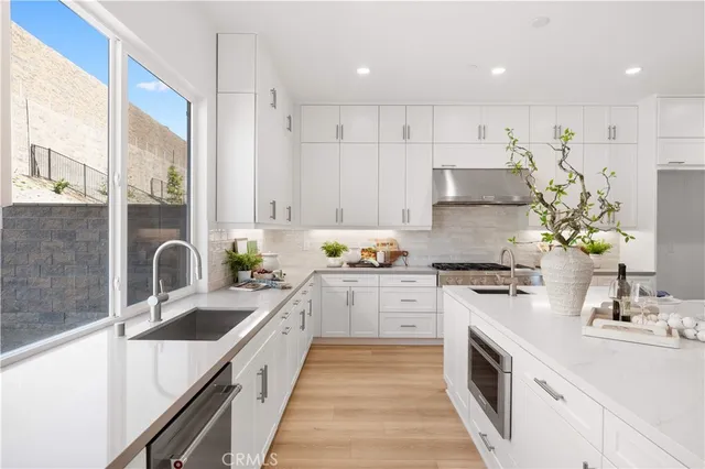 $2,378,000 | 5767 Sunrise Rdg Lane, Lake Forest, CA 92679