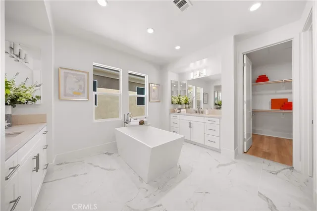 $2,378,000 | 5767 Sunrise Rdg Lane, Lake Forest, CA 92679