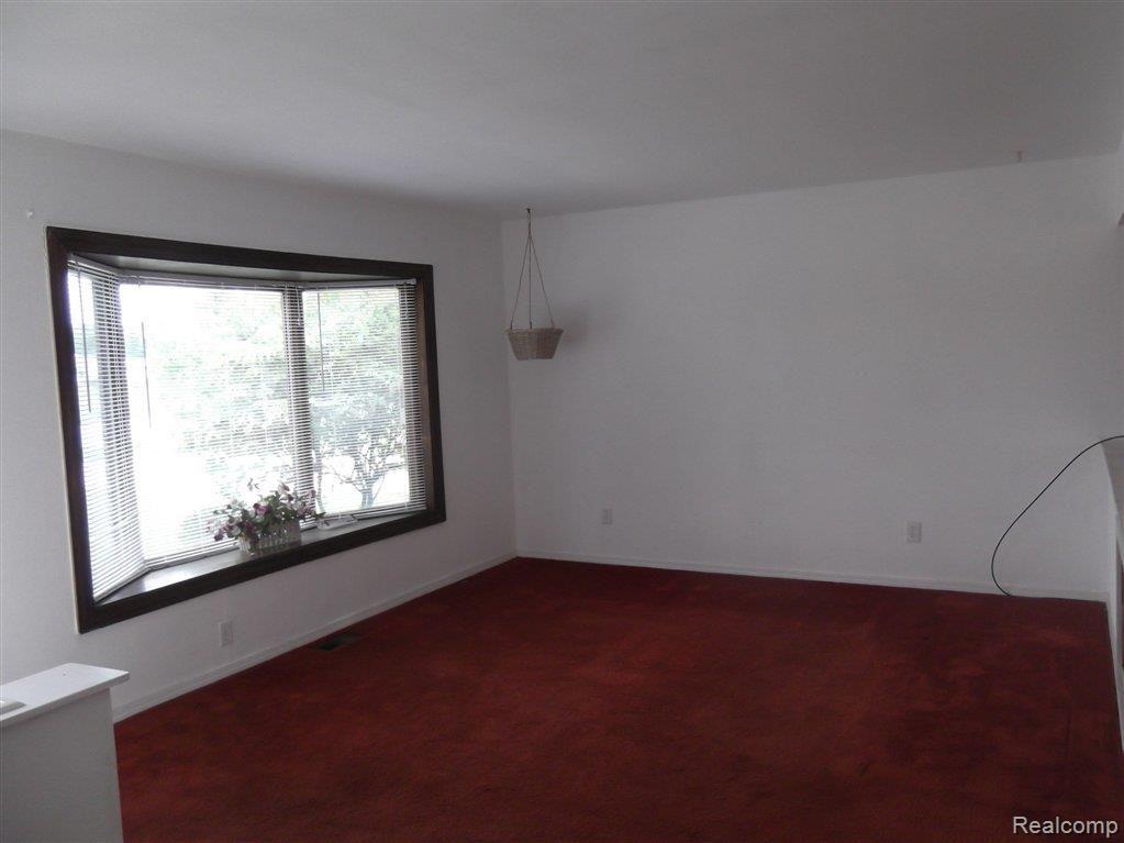 9546 Pardee Road Taylor, MI 48180 - Photo 9 of 17 Living Room 3 of 3