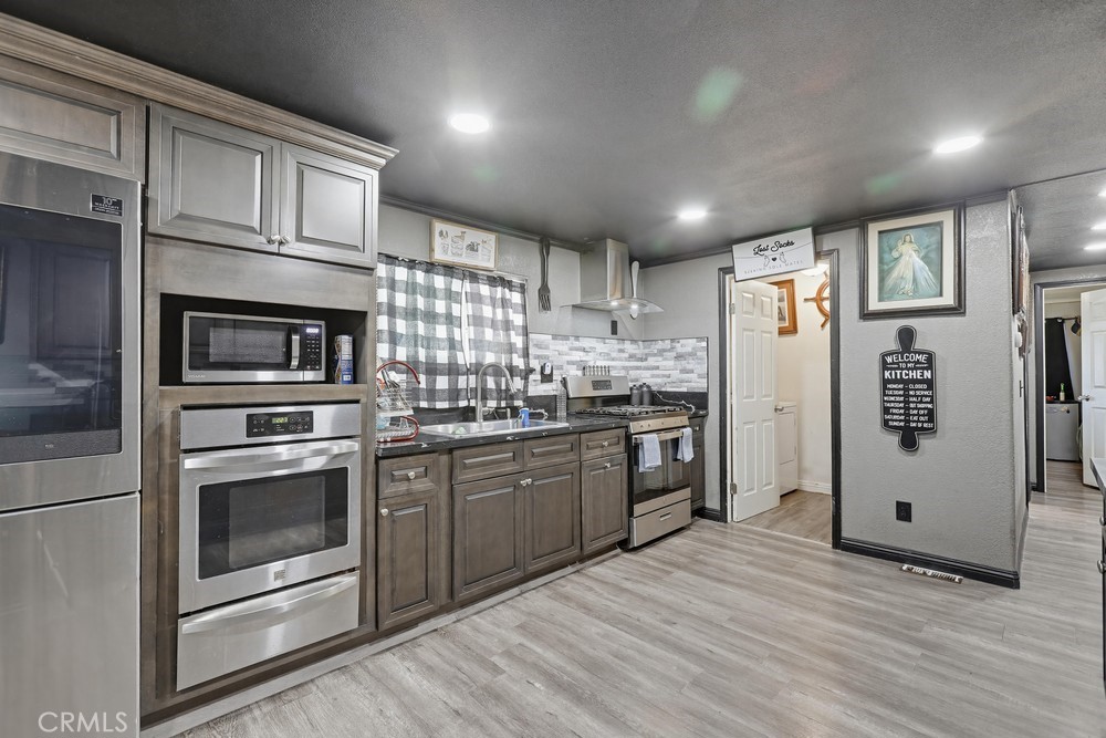 300 North Rampart Street, Unit 50 Orange, CA 92868 - Photo 15 of 35