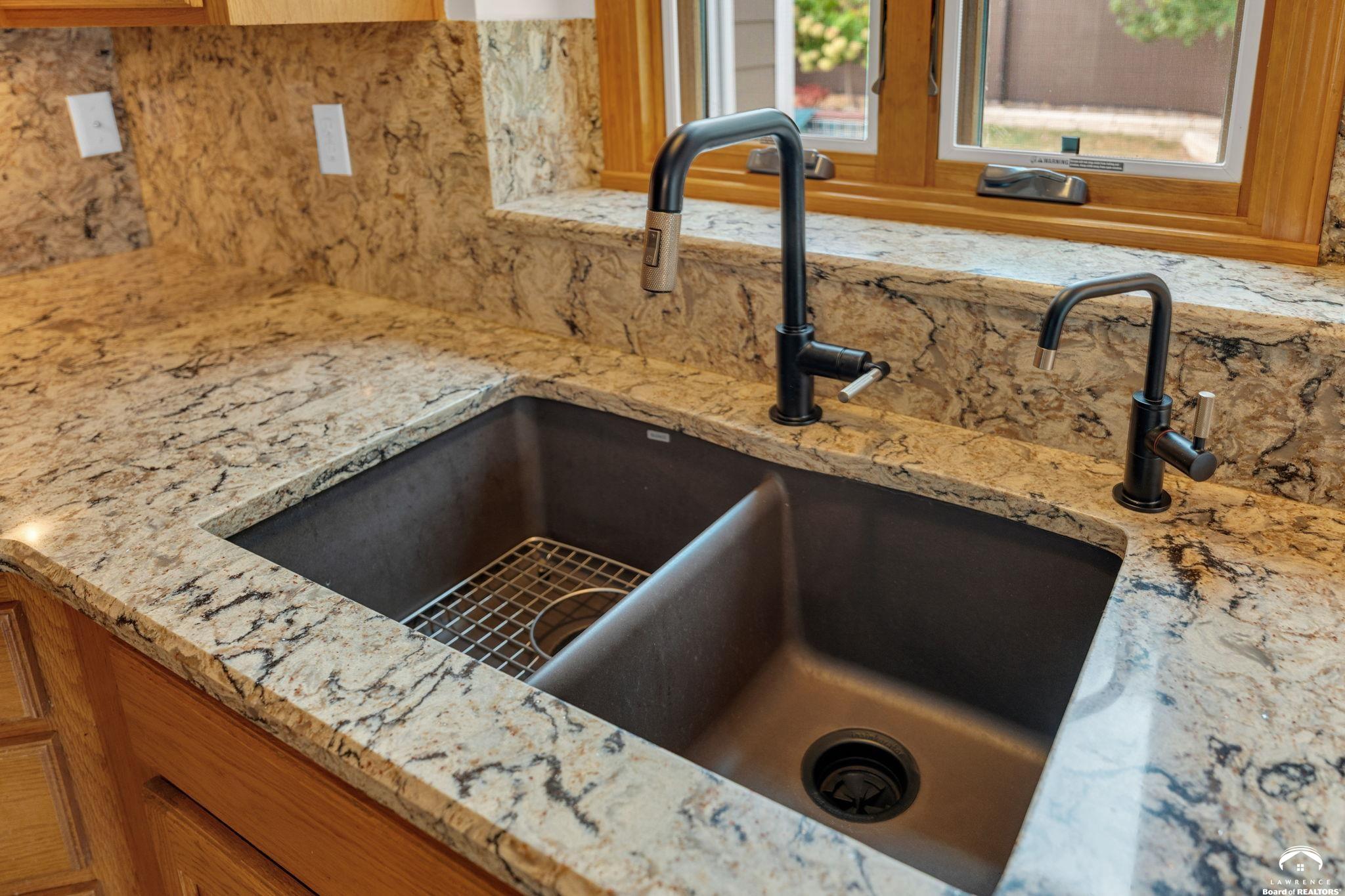 4709 Carmel Place Lawrence, KS 66047 - Photo 22 of 86