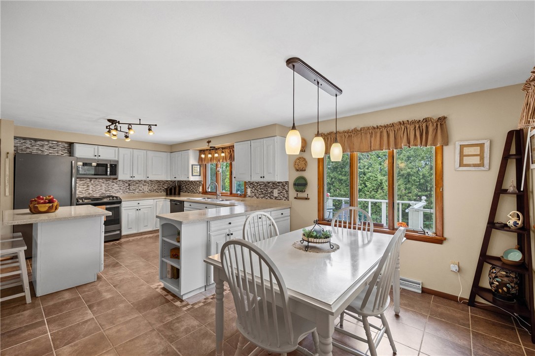 189 Ridge Road Ontario, NY 14519 - Photo 8 of 39 Gallery Image 8