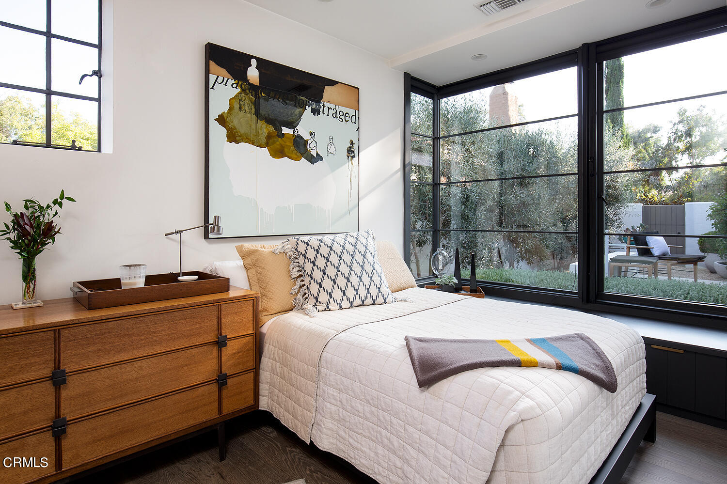 1146 Wotkyns Drive Pasadena, CA 91103 - Photo 39 of 63 a bedroom with a bed and a window