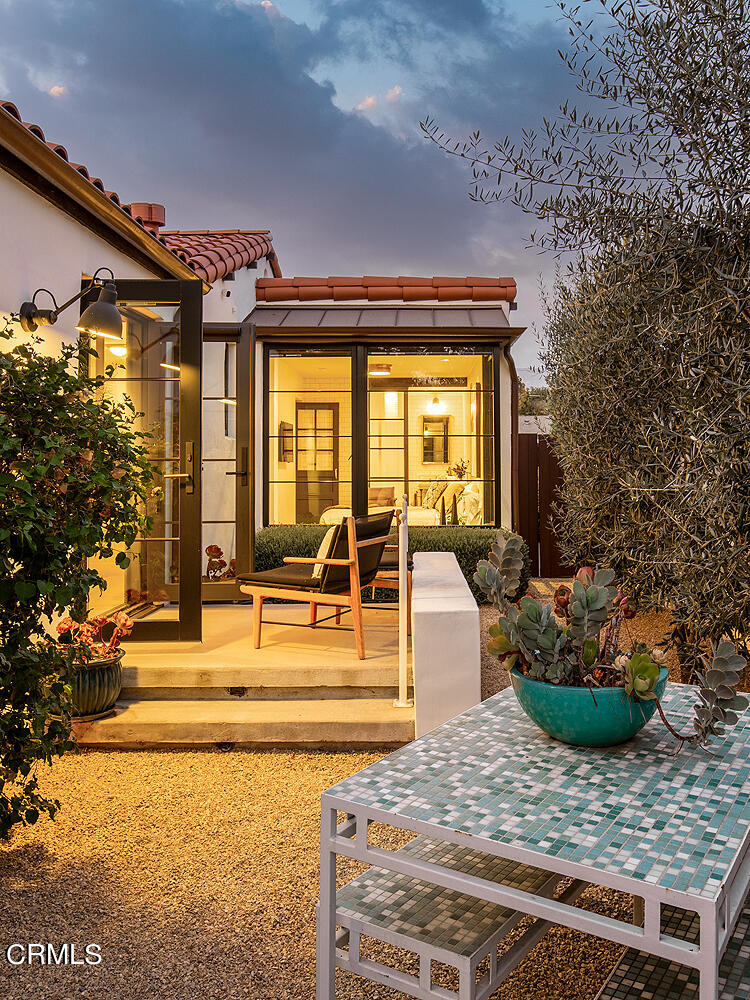 1146 Wotkyns Drive Pasadena, CA 91103 - Photo 63 of 63 a view of a house with sitting area and garden