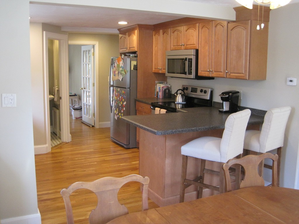 32 Weyham Road Weymouth, MA 02191 - Photo 4 of 13 Gallery Image 4