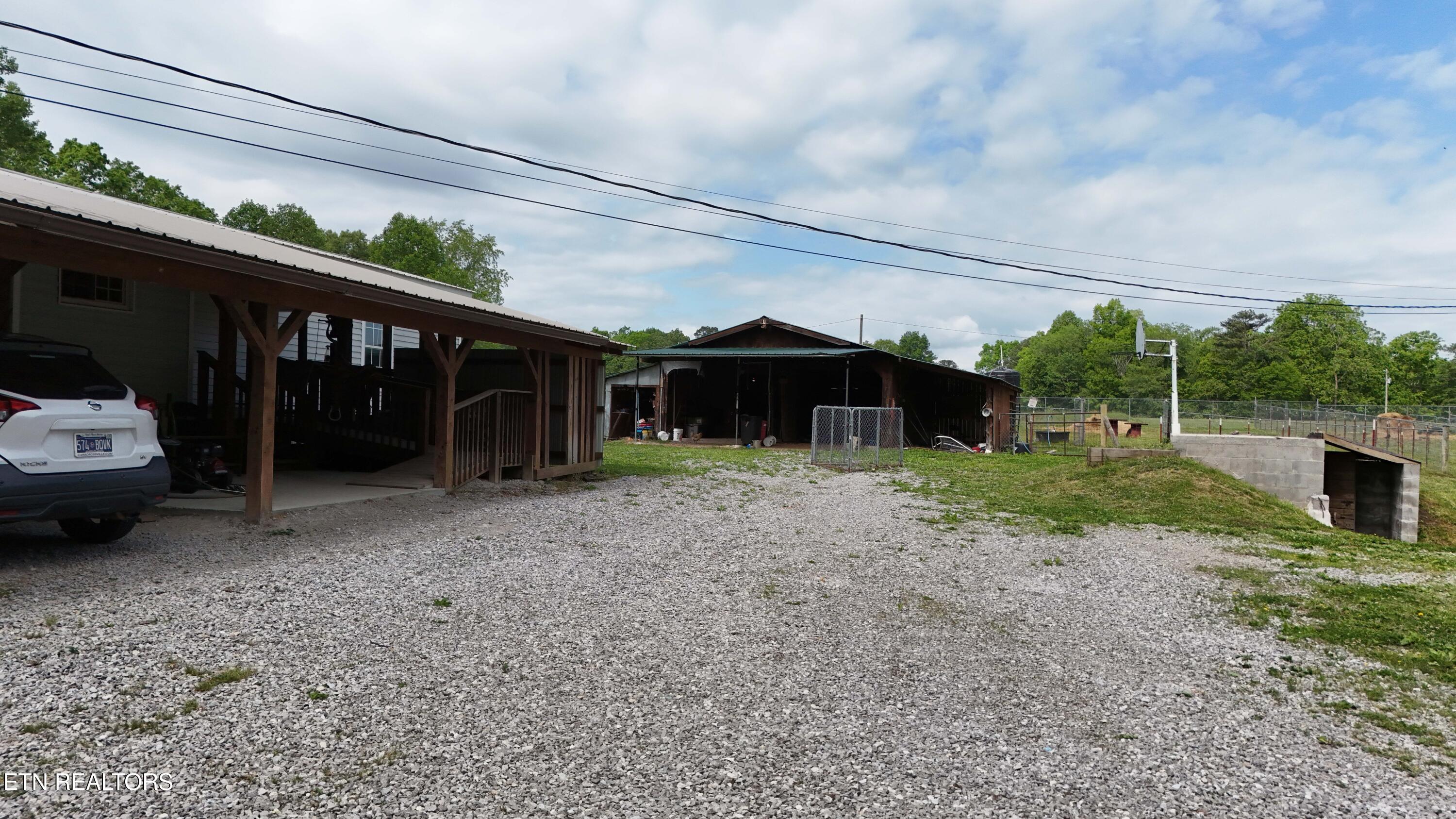 204 Honey Creek Loop Road Allardt, TN 38504 - Photo 39 of 59 8