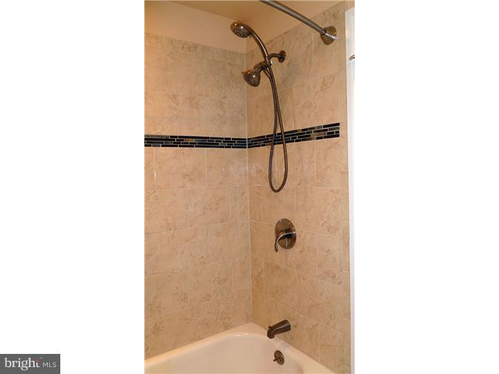 3581 Oakhill Road Philadelphia, PA 19154 - Photo 18 of 25 Bathroom
