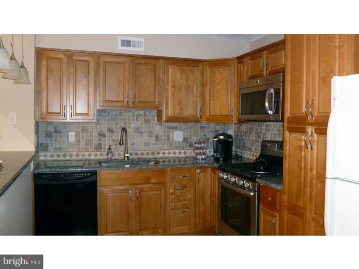 3581 Oakhill Road Philadelphia, PA 19154 - Photo 6 of 25 Kitchen