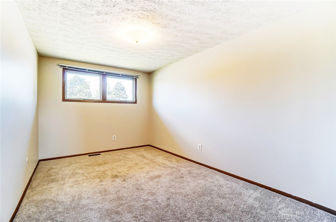 5304 West Ridgewood Road Springfield, OH 45503 - Photo 24 of 59