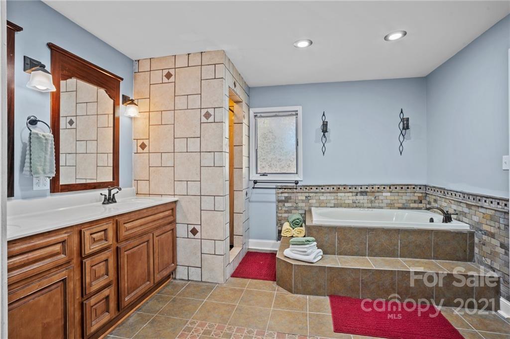 21801 Torrence Chapel Road Cornelius, NC 28031 - Photo 11 of 31 Gallery Image 11